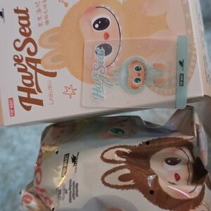 QUQU- LABUBU "Have a Seat"